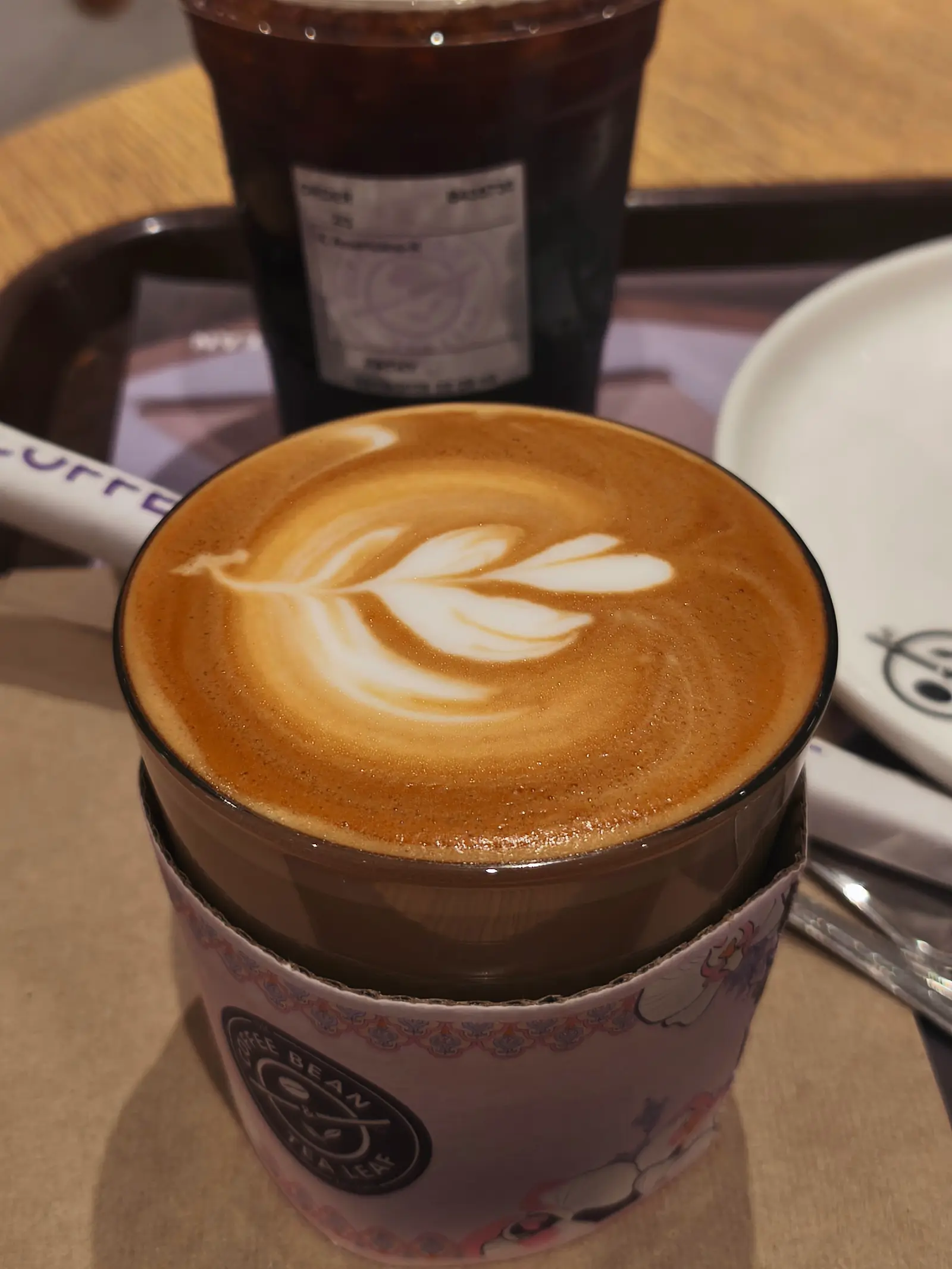 Isabllea n Coffe — frame 6