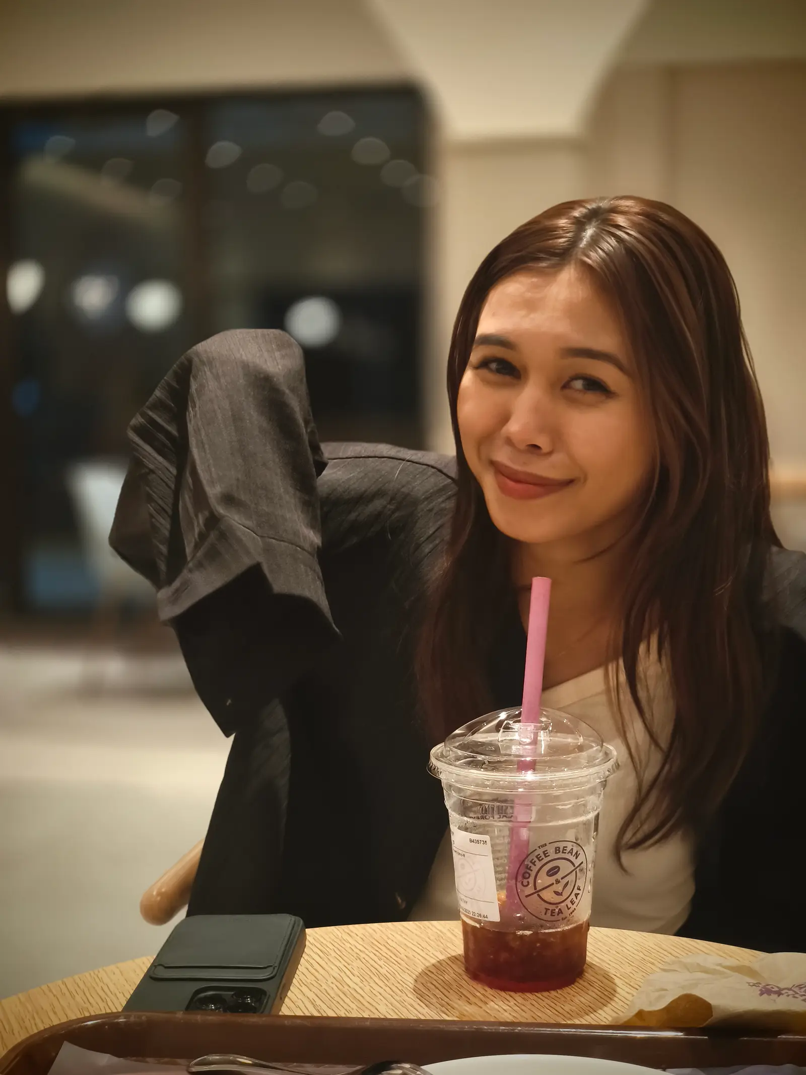 Isabllea n Coffe — frame 8