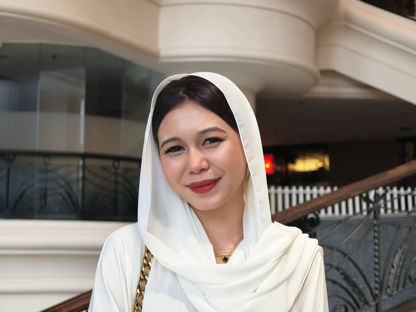 Majestic Raya — frame 1