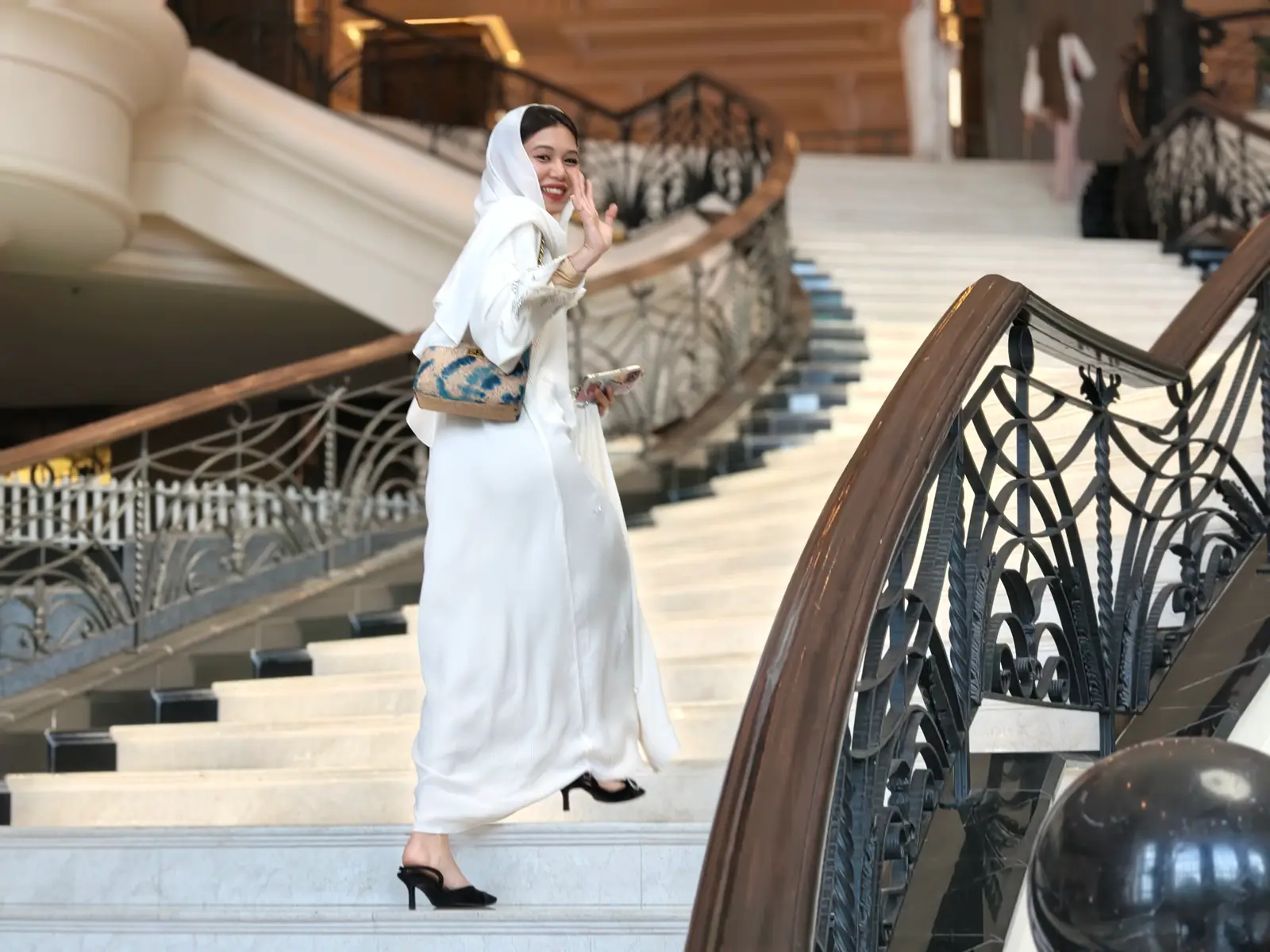 Majestic Raya — frame 14
